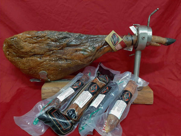 Lote de Jamón de Cebo Ibérico 50 % Raza Ibérica - Imagen 2
