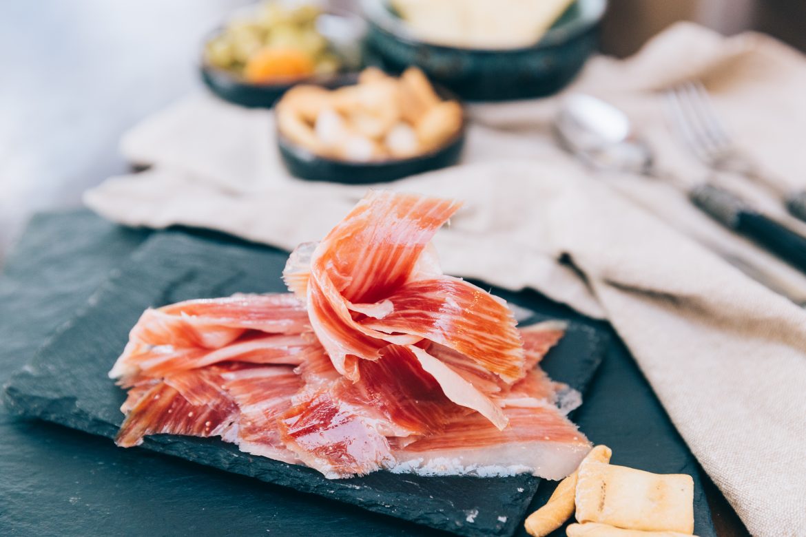 jamon-iberico-no-es-un-embutido