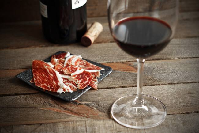 vino-para-acompañar-al-jamon