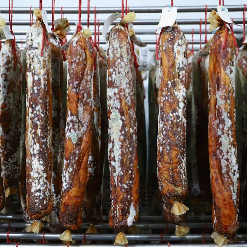 embutidos-ibericos-y-embutidos-comunes